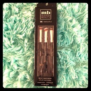 Makeup brushes